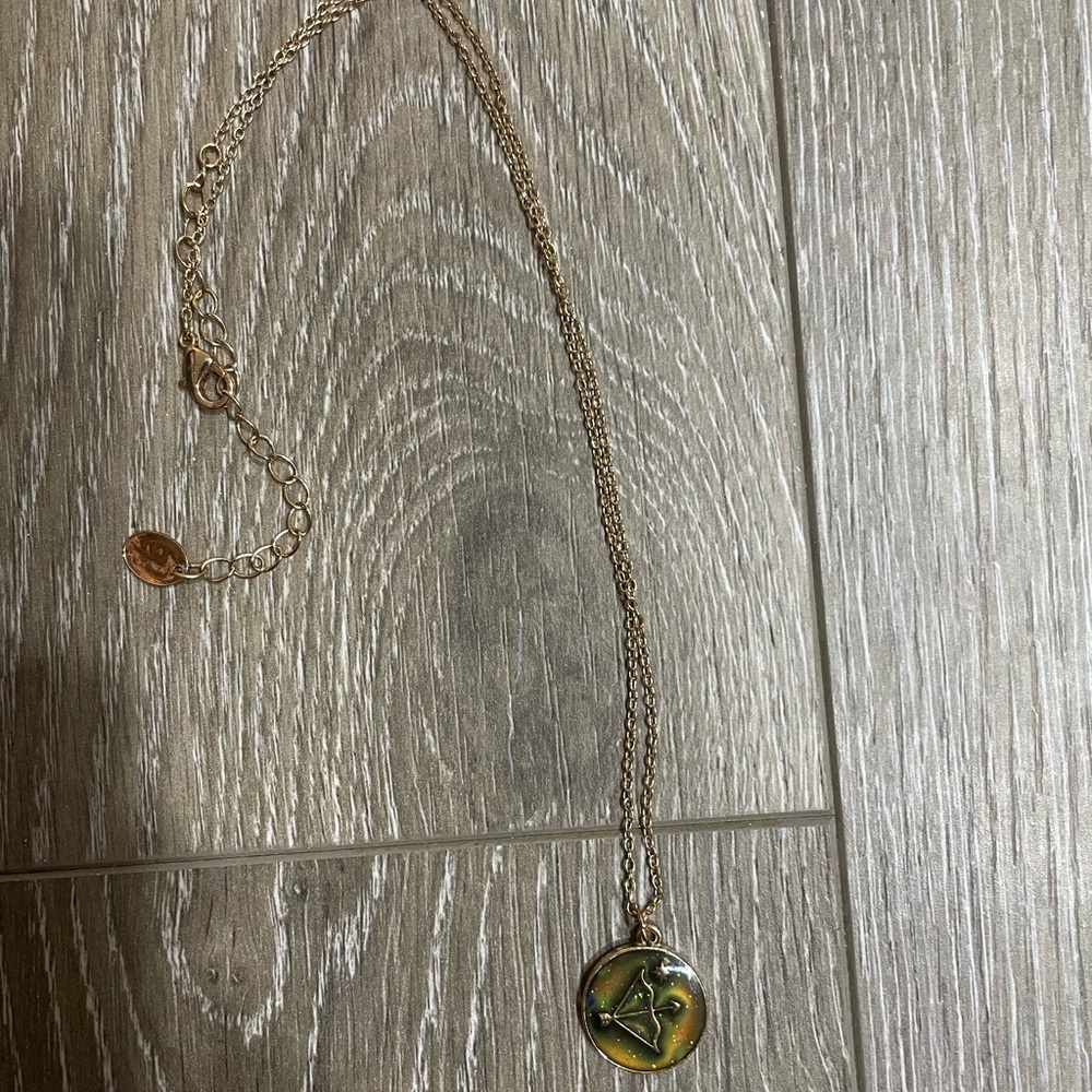 Gold Star Pendant Necklace